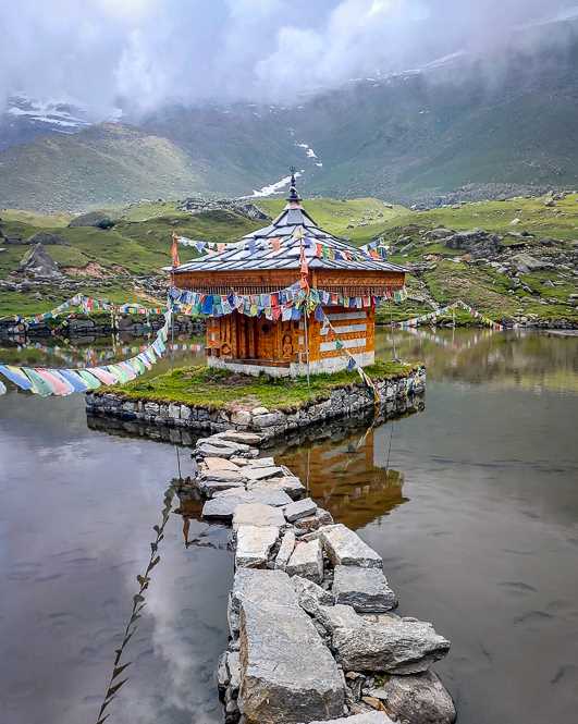 Yula Kanda Krishna Temple Travel Guide in Hindi