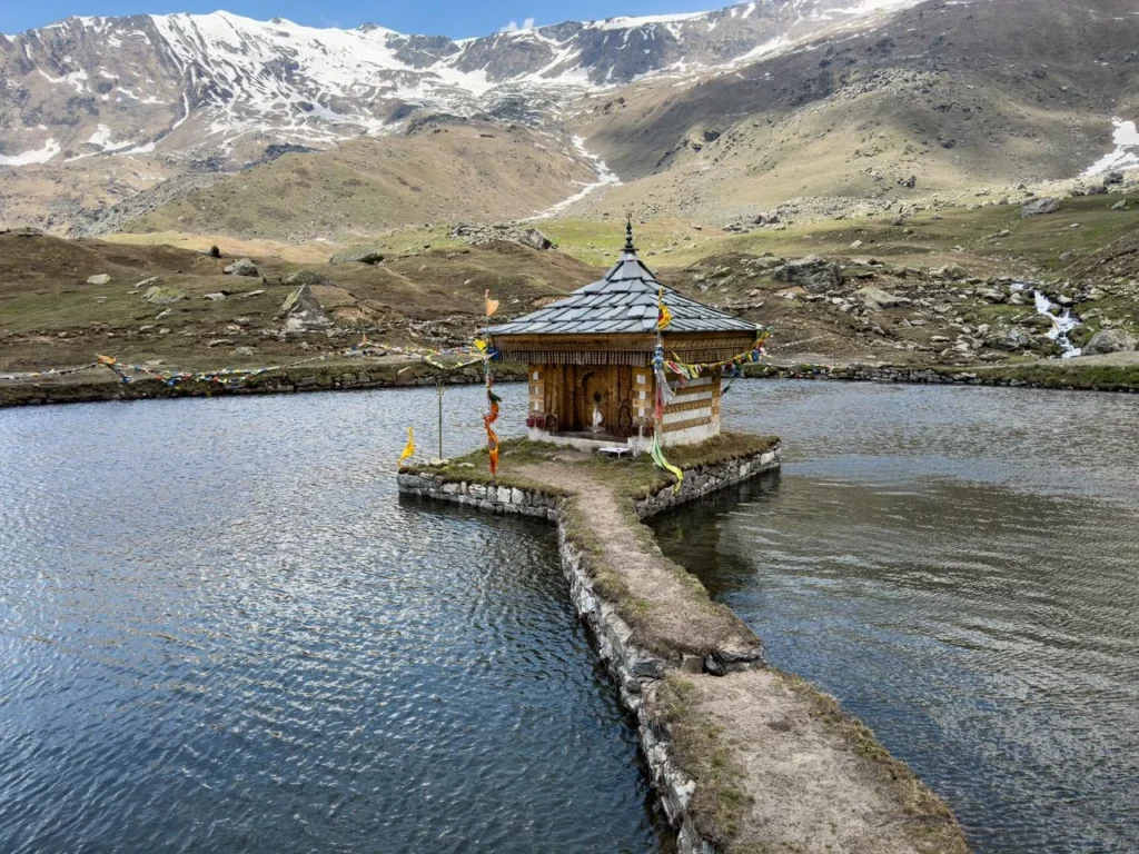 Yula Kanda Krishna Temple Travel Guide in Hindi