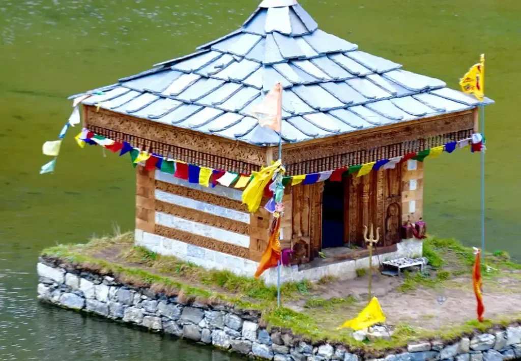 Yula Kanda Krishna Temple Travel Guide in Hindi